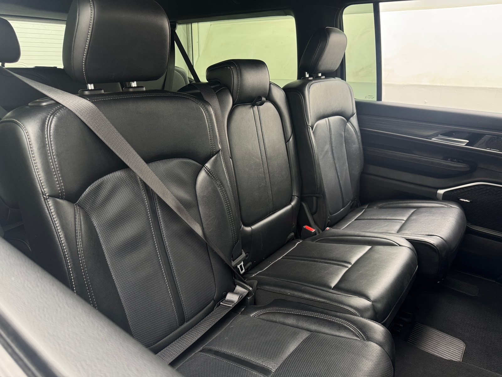 Thumbnail: 2024 Jeep Wagoneer - 5