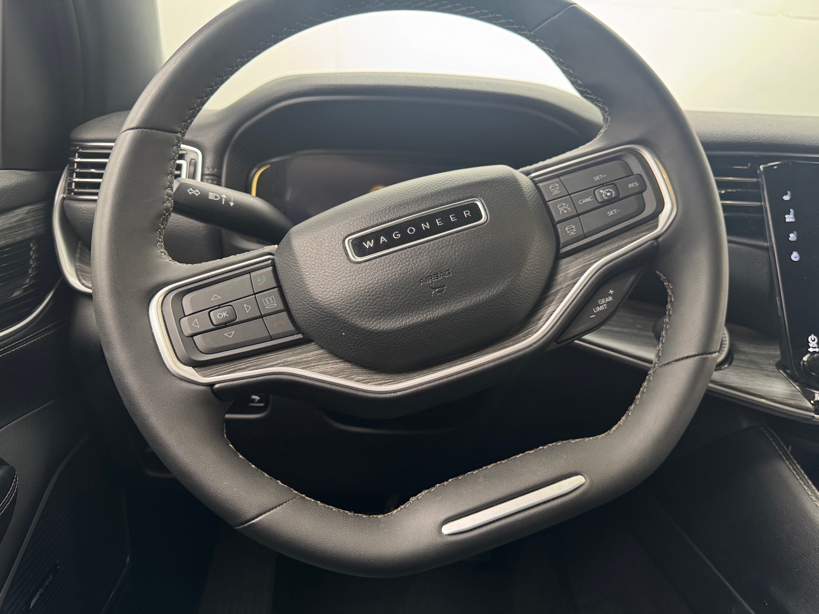 Thumbnail: 2024 Jeep Wagoneer - 4