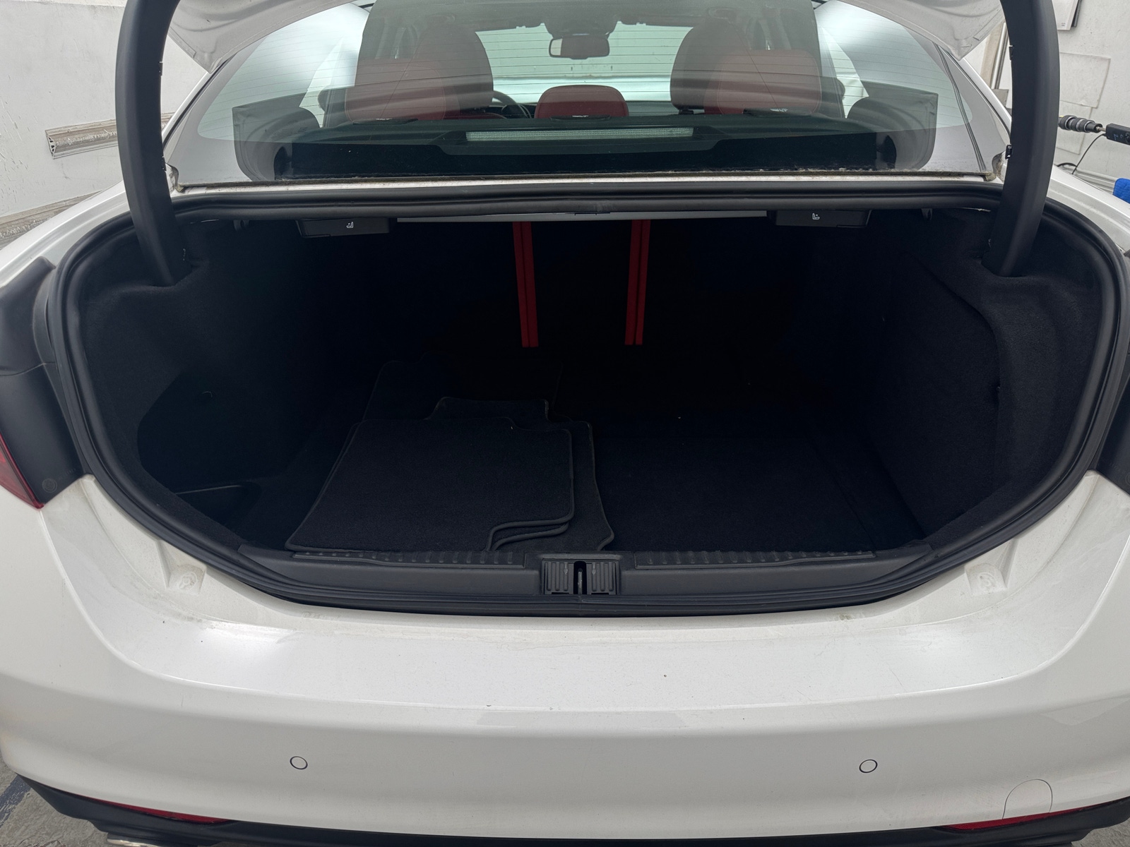 Thumbnail: 2021 Alfa Romeo Giulia - 6