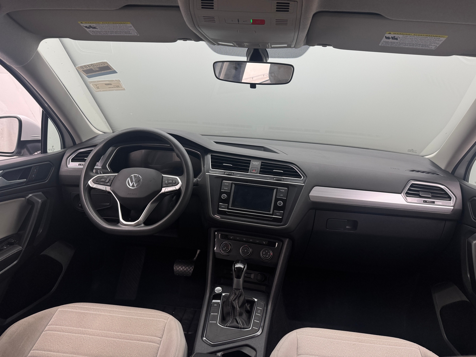 Thumbnail: 2023 Volkswagen Tiguan - 3