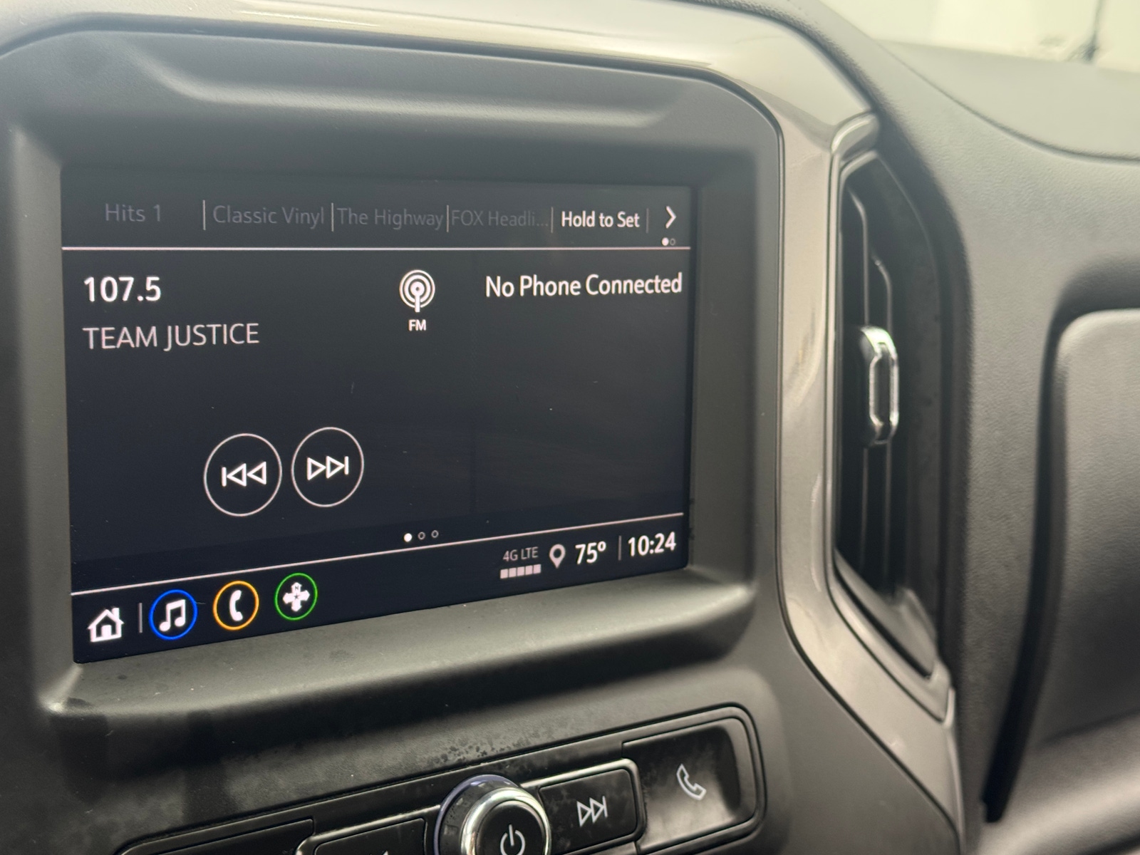 Thumbnail: 2024 Chevrolet Silverado 1500 - 4