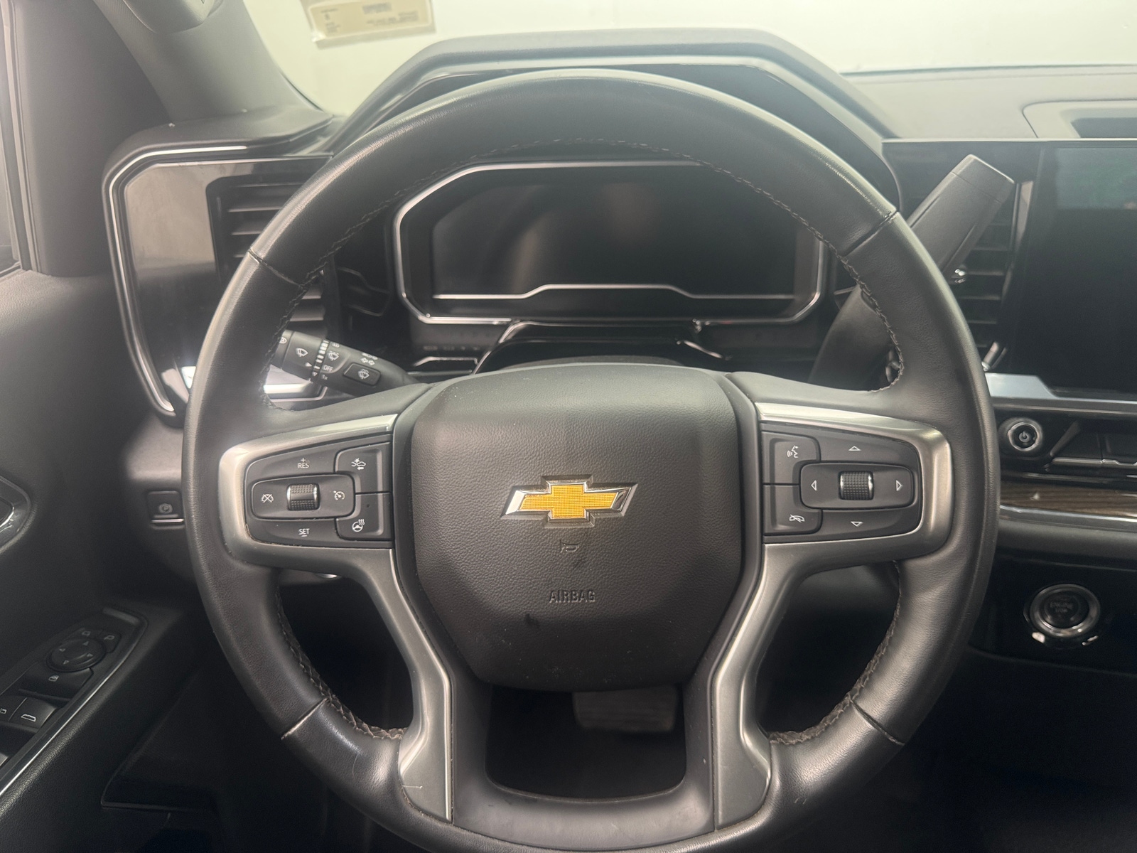 Thumbnail: 2023 Chevrolet Silverado 1500 - 5