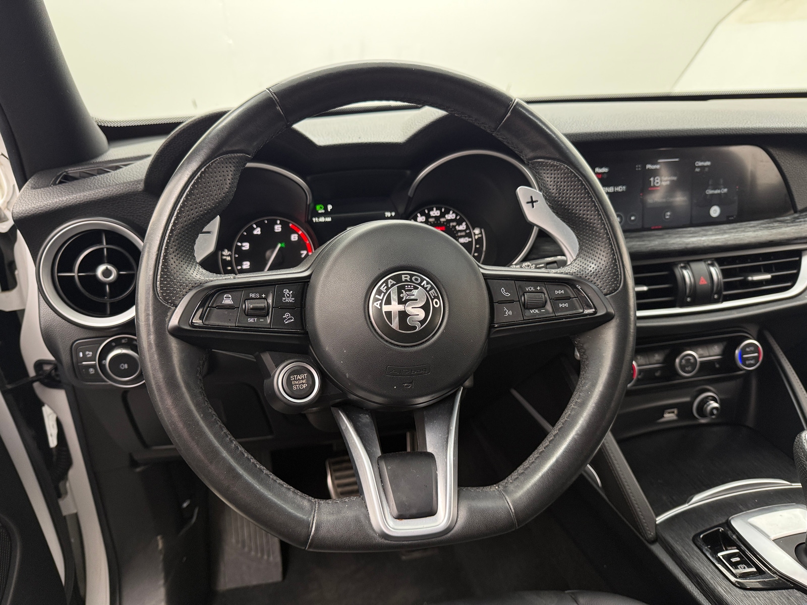 Thumbnail: 2023 Alfa Romeo Stelvio - 4