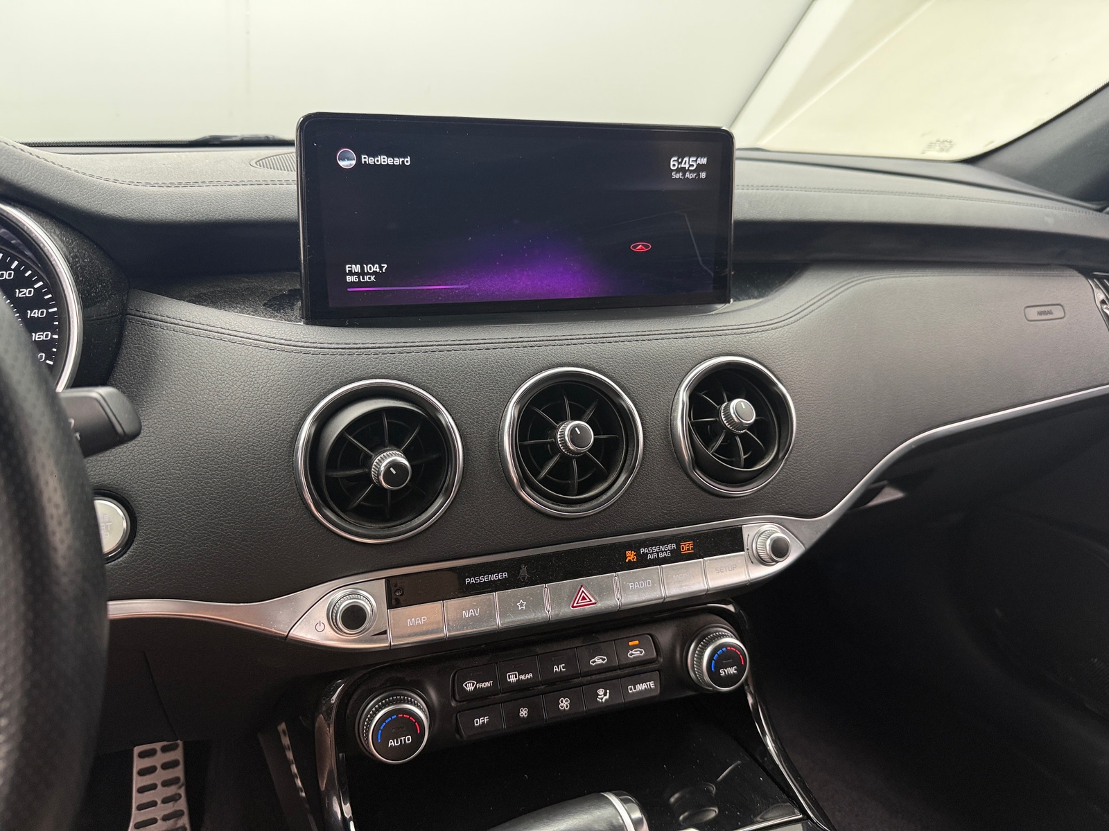 Thumbnail: 2022 Kia Stinger - 3
