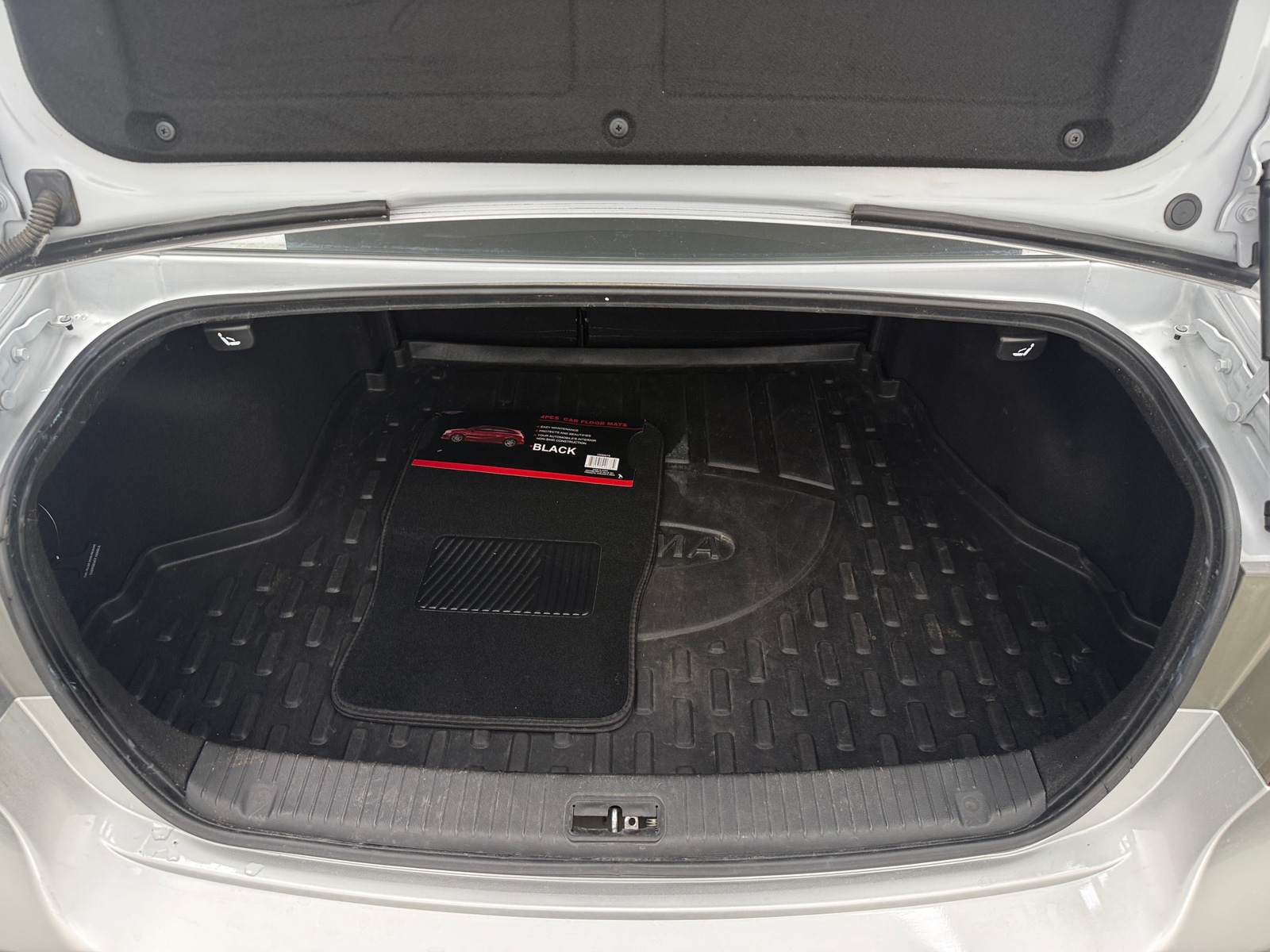 Thumbnail: 2010 Kia Optima - 7