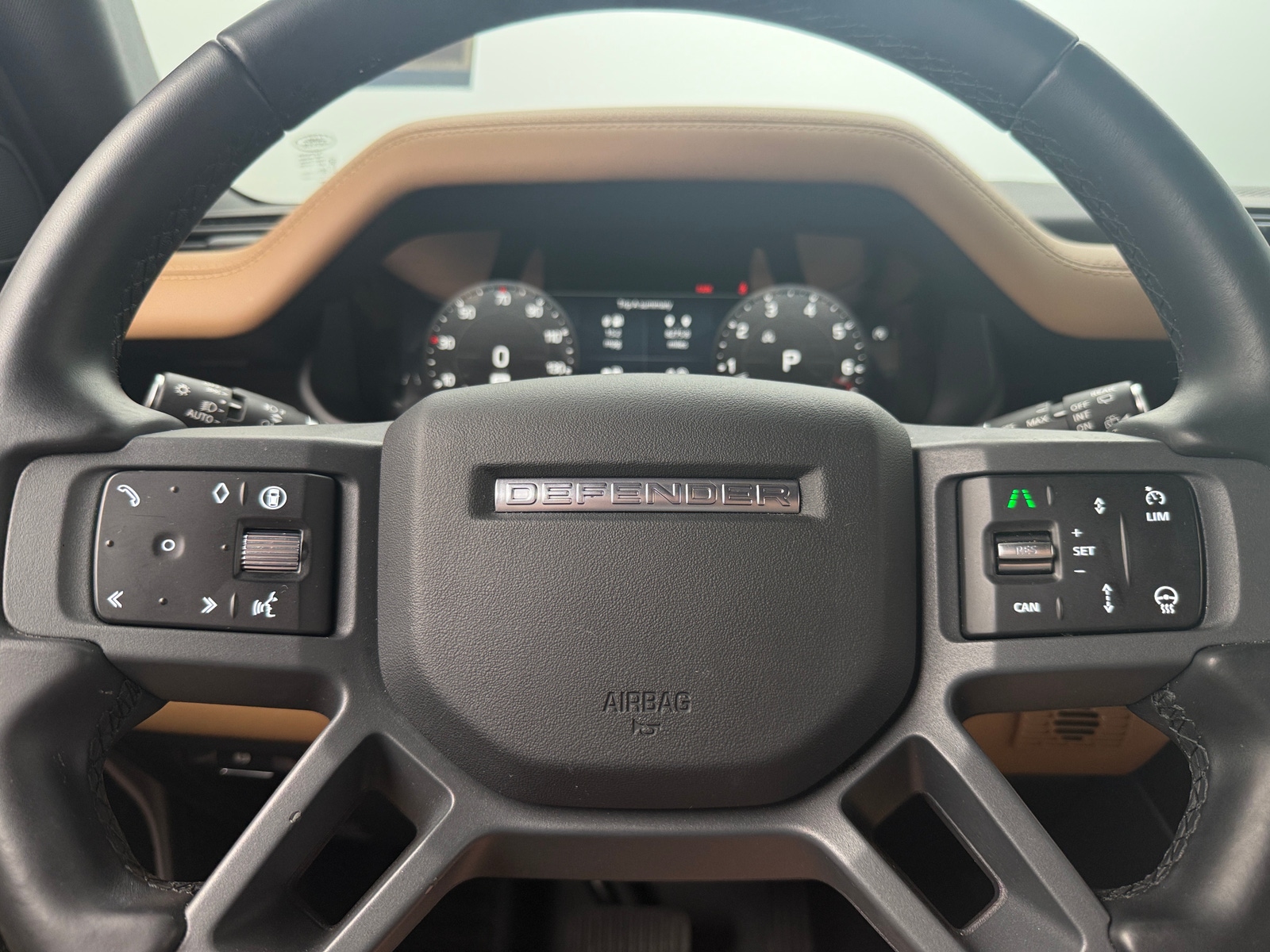 Thumbnail: 2025 Land Rover Defender - 4