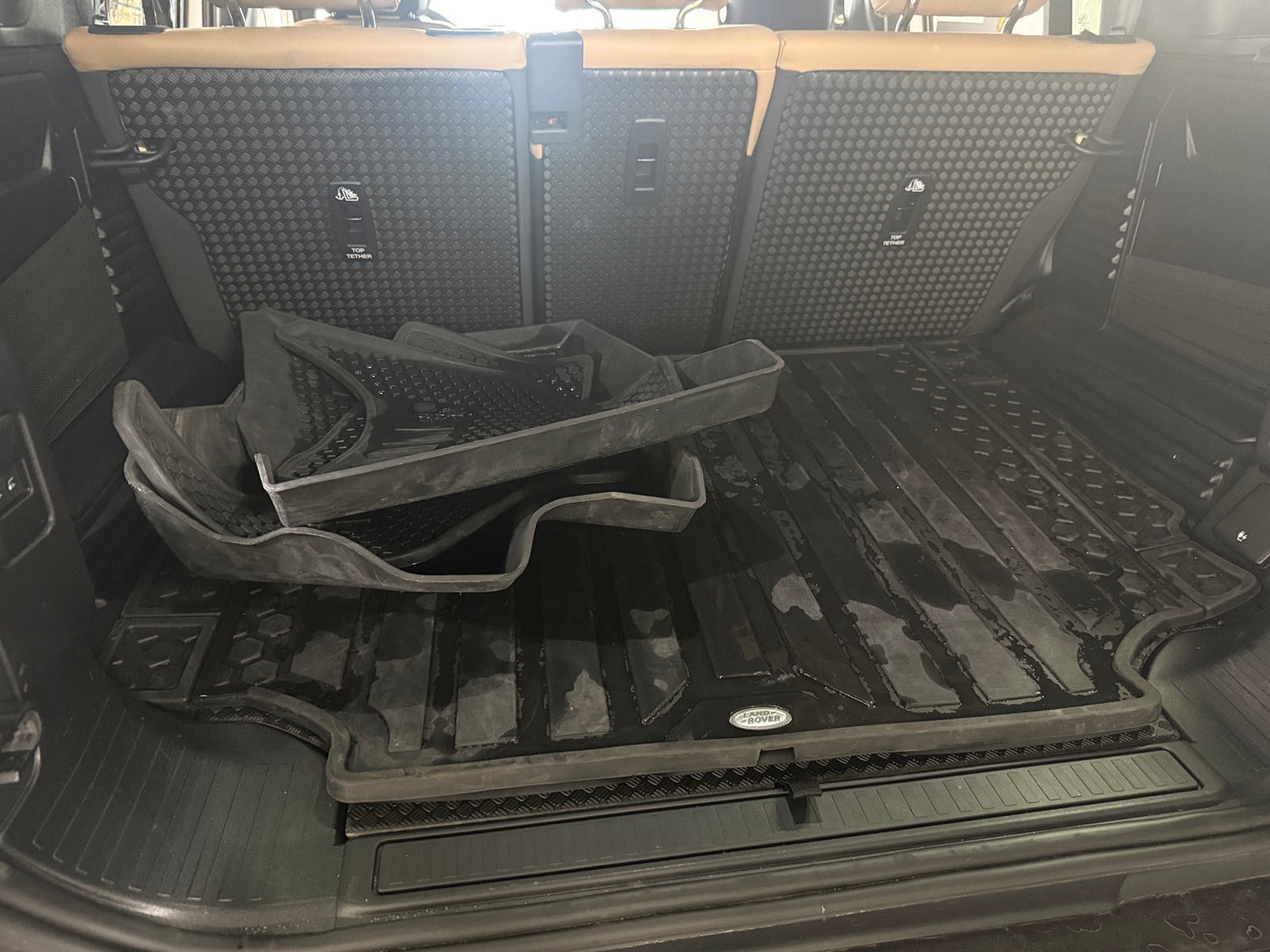 Thumbnail: 2025 Land Rover Defender - 6