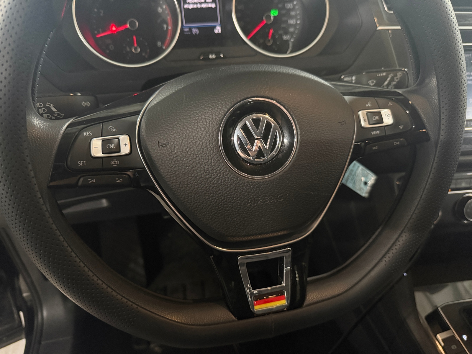 Thumbnail: 2021 Volkswagen Tiguan - 5