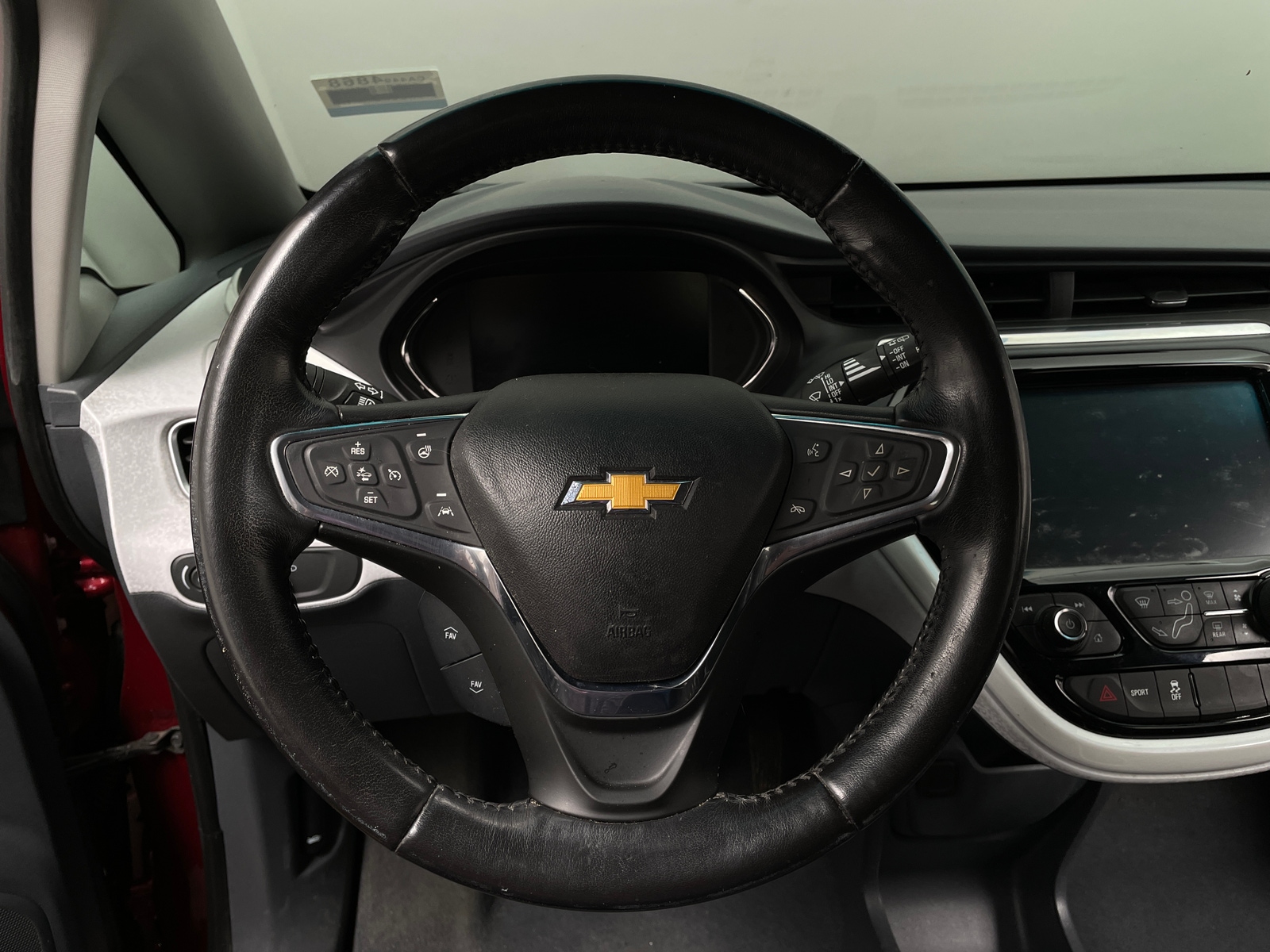 Thumbnail: 2019 Chevrolet Bolt EV - 4