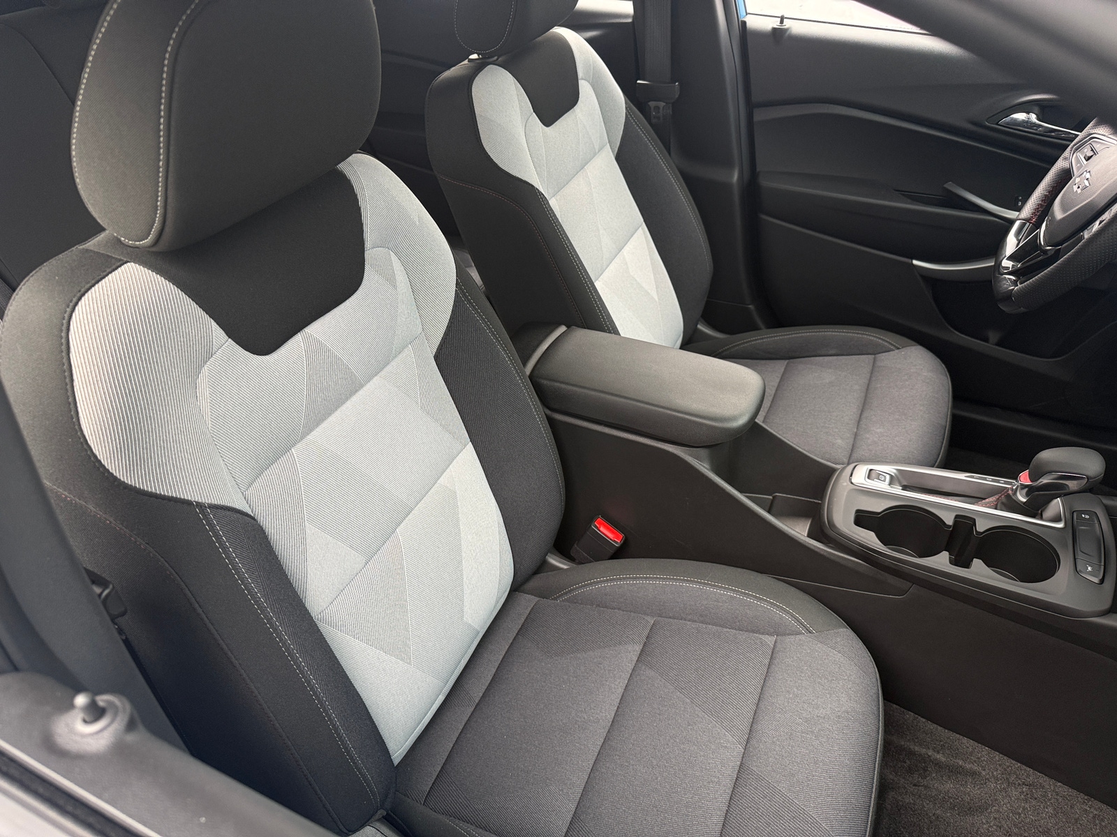 Thumbnail: 2025 Chevrolet Trax - 2