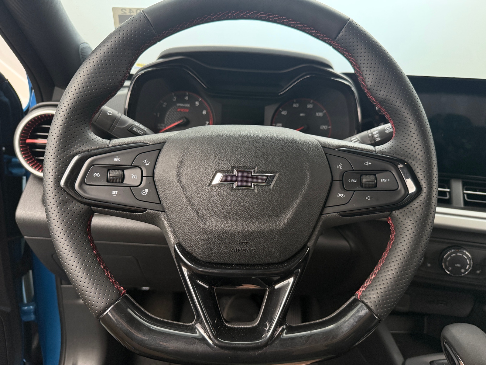 Thumbnail: 2025 Chevrolet Trax - 5