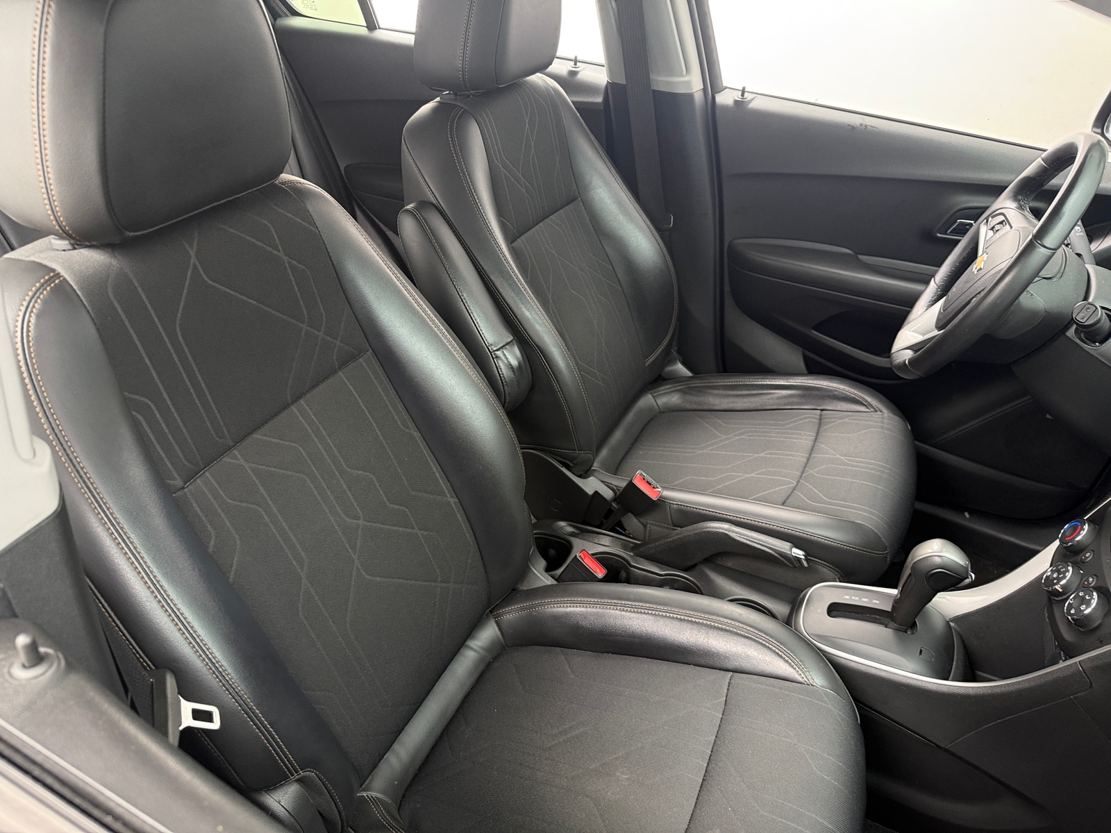 Thumbnail: 2020 Chevrolet Trax - 2