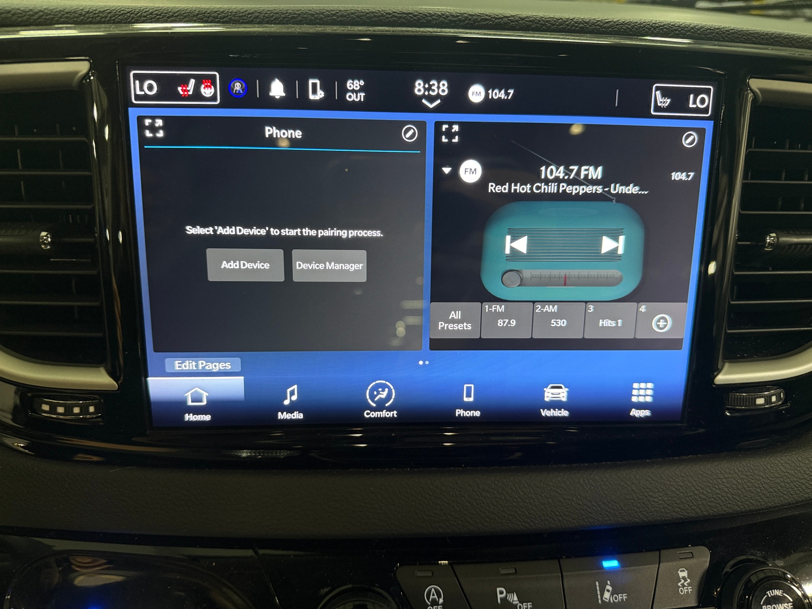 Thumbnail: 2023 Chrysler Pacifica - 3