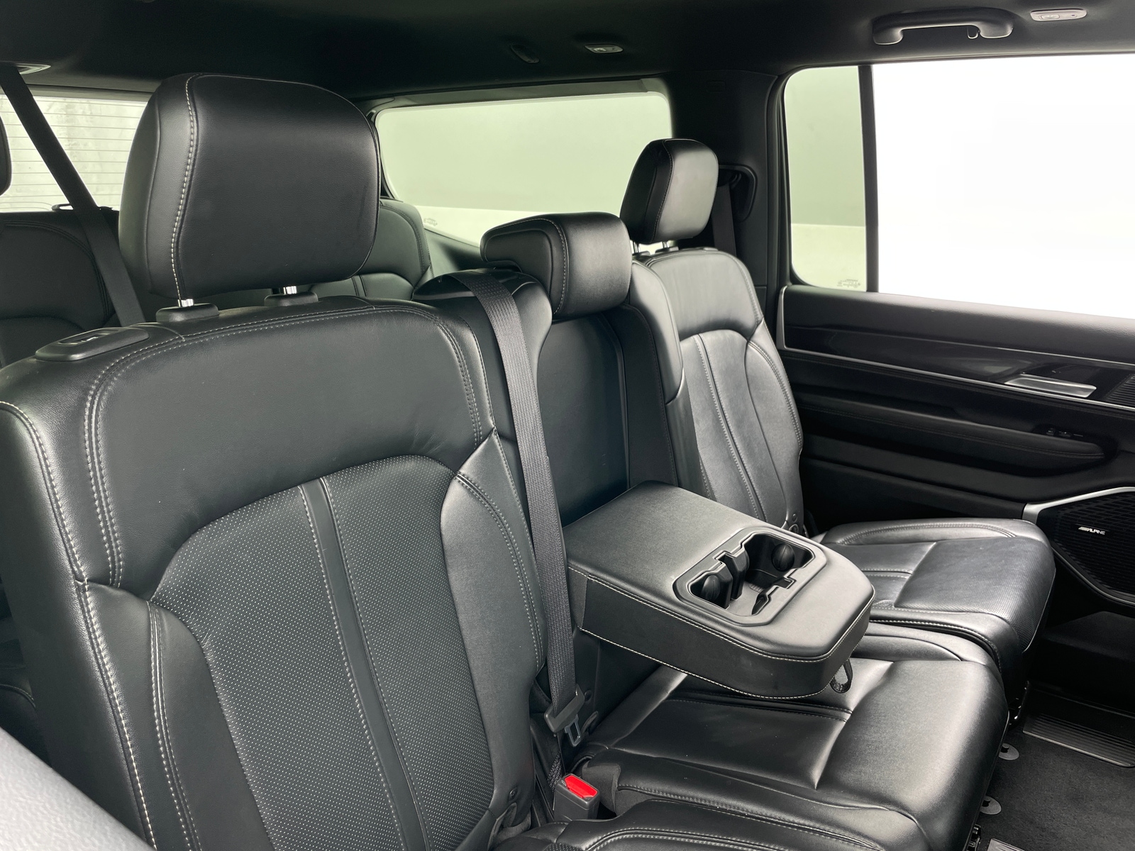 Thumbnail: 2023 Jeep Wagoneer - 5