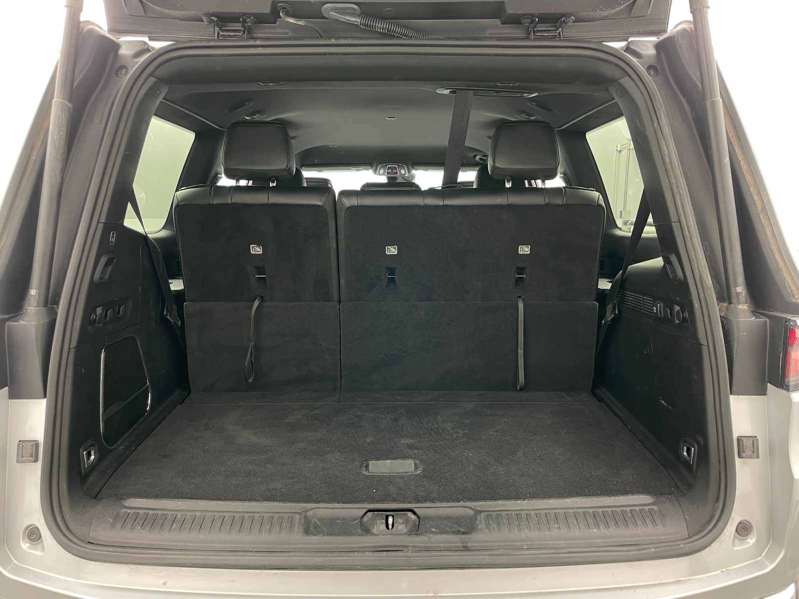 Thumbnail: 2023 Jeep Wagoneer - 6