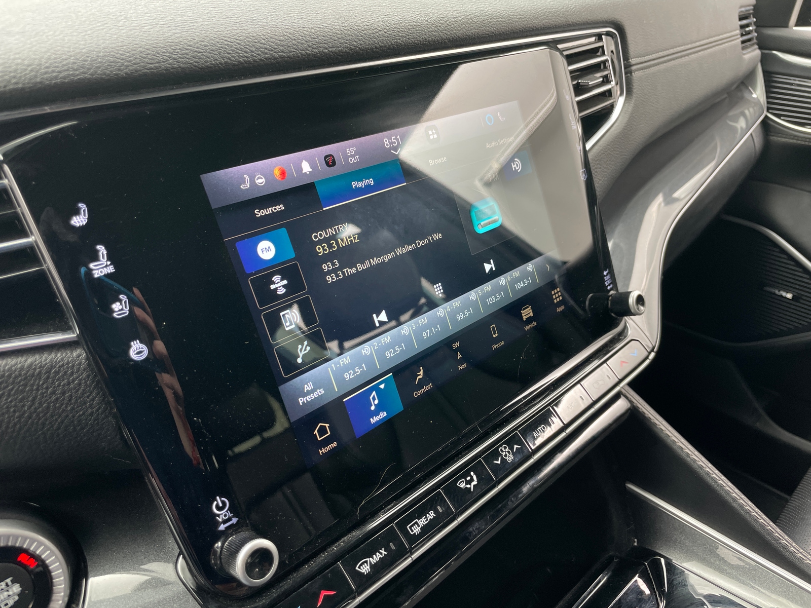 Thumbnail: 2023 Jeep Wagoneer - 3