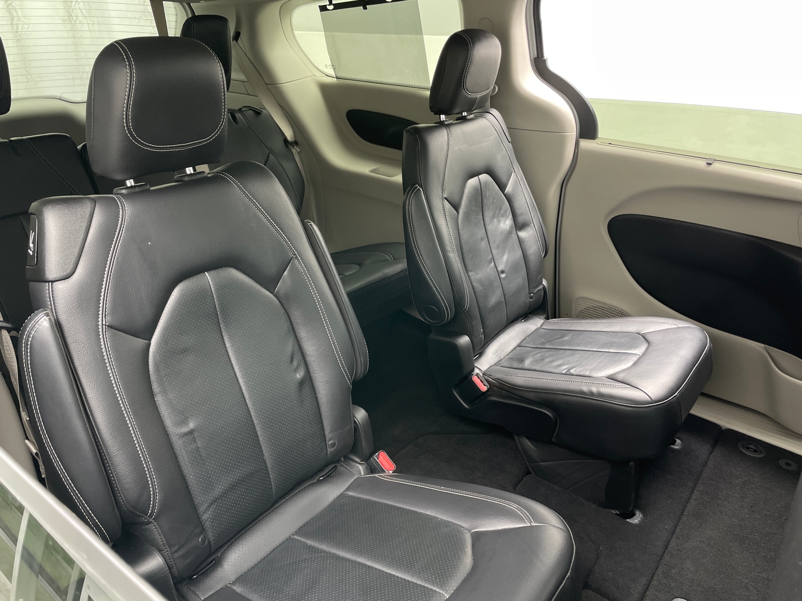 Thumbnail: 2022 Chrysler Pacifica - 5