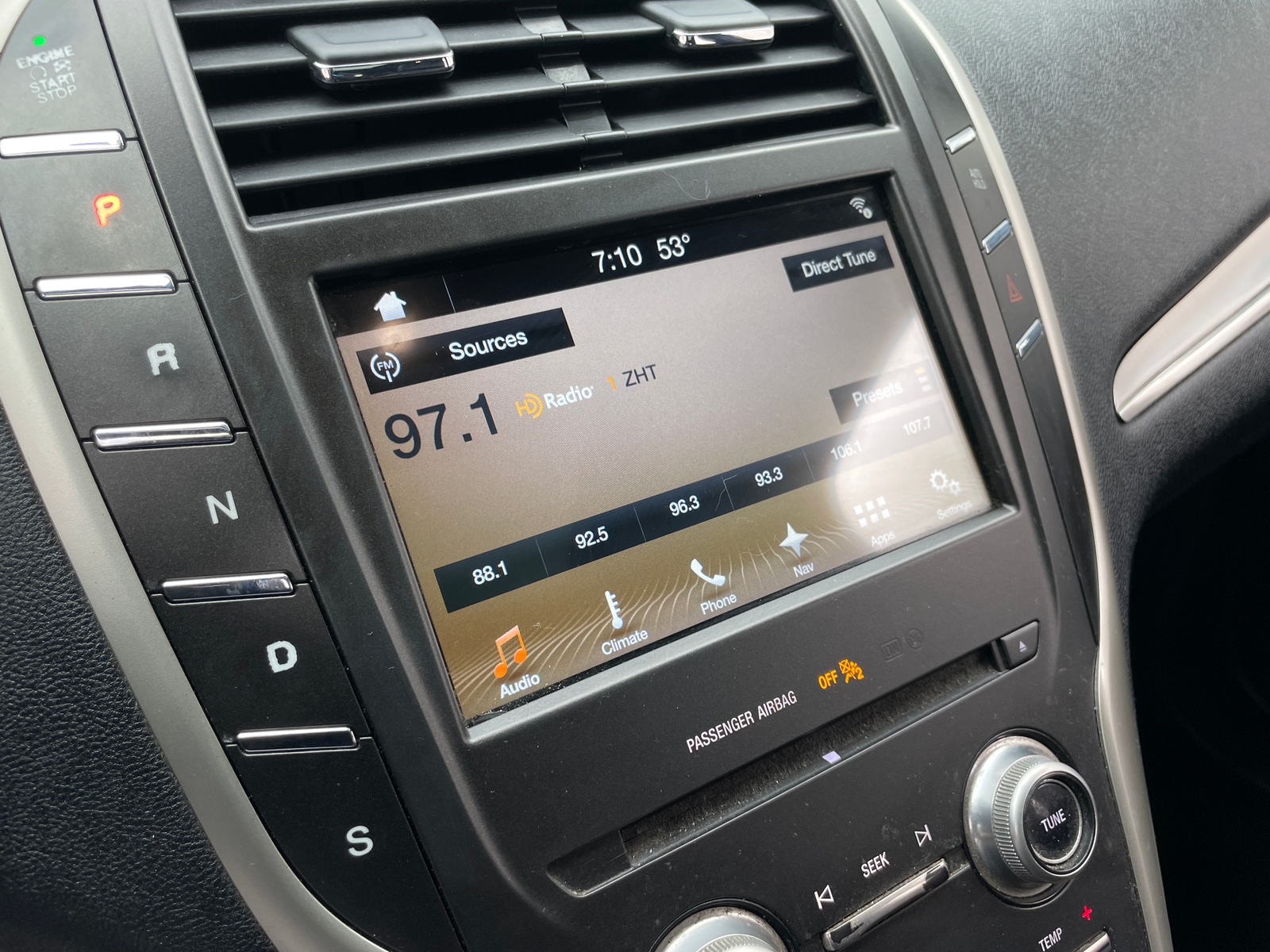 Thumbnail: 2017 Lincoln MKC - 3