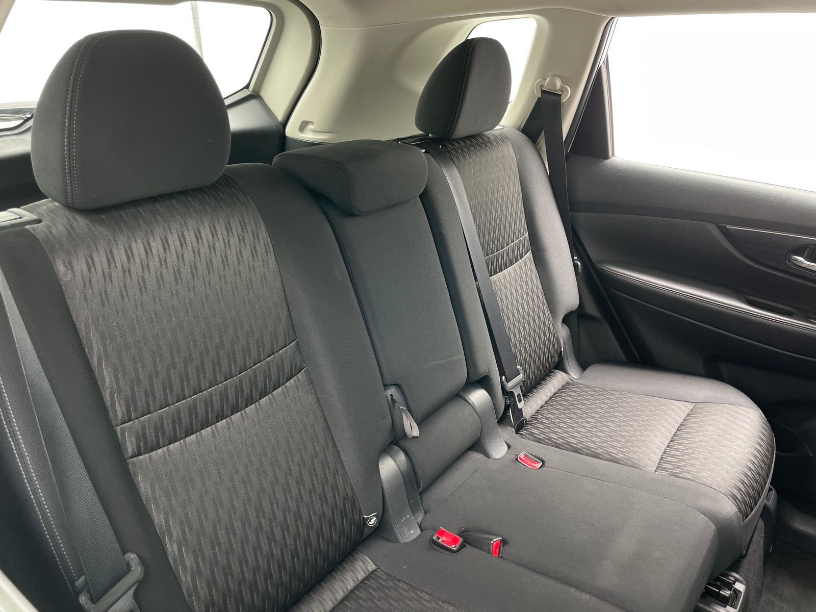 Thumbnail: 2017 Nissan Rogue - 6