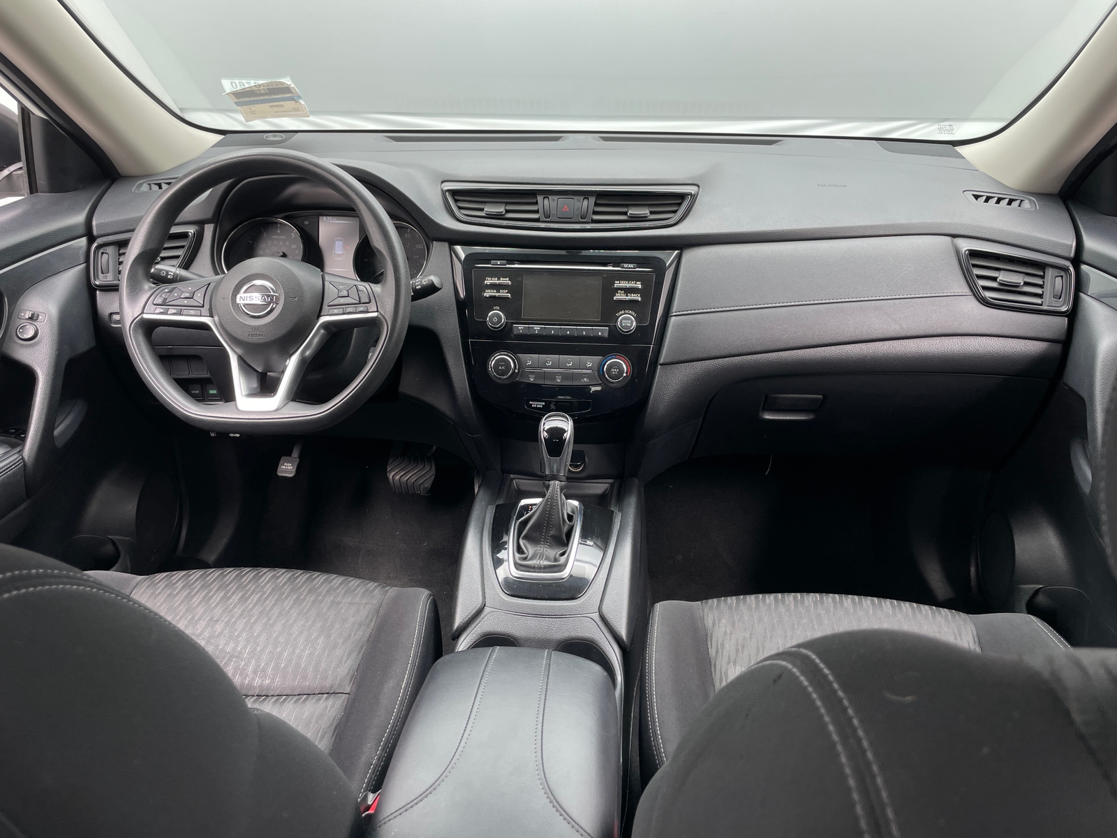 Thumbnail: 2017 Nissan Rogue - 3