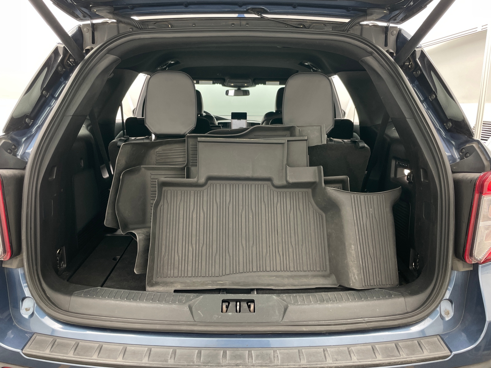 Thumbnail: 2020 Ford Explorer - 6