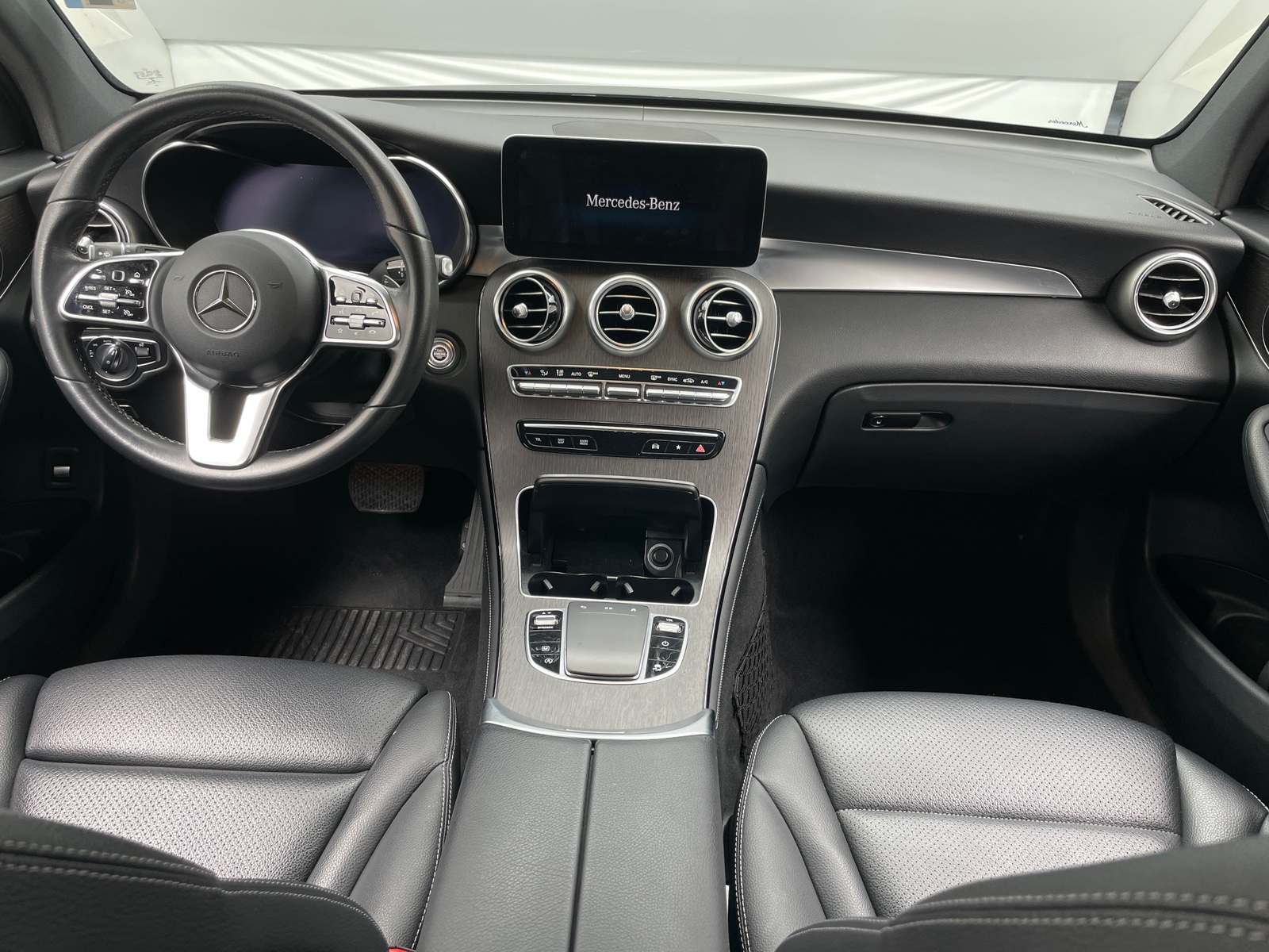 Thumbnail: 2020 Mercedes-Benz GLC - 2