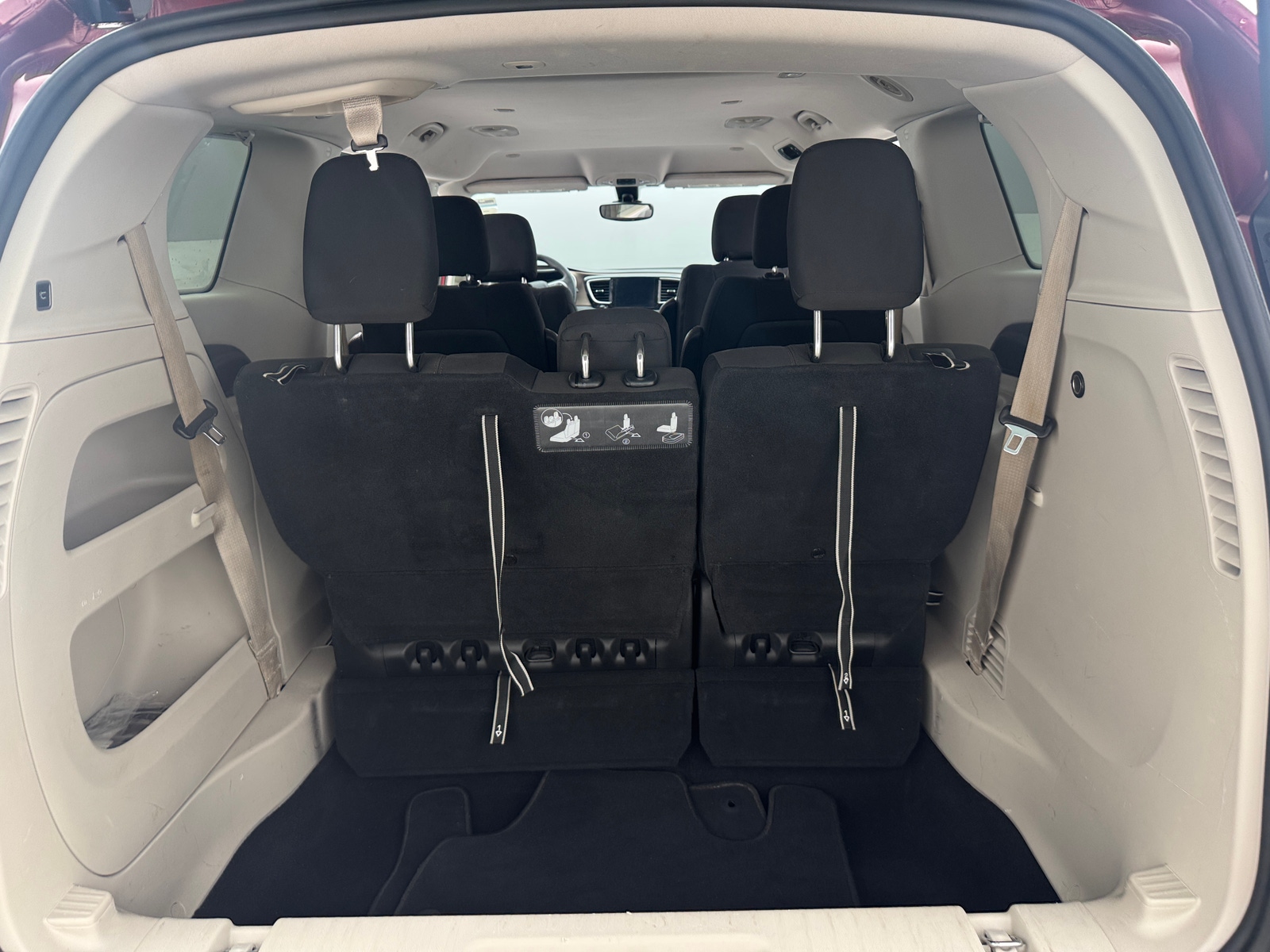 Thumbnail: 2017 Chrysler Pacifica - 7