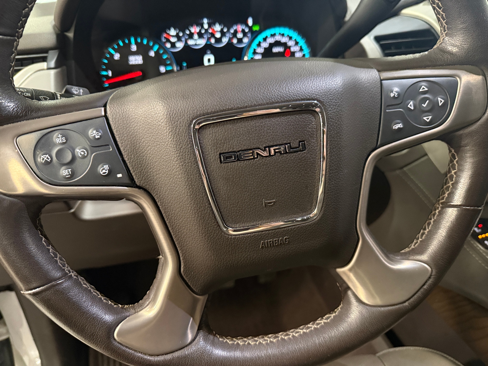 Thumbnail: 2019 GMC Yukon - 4