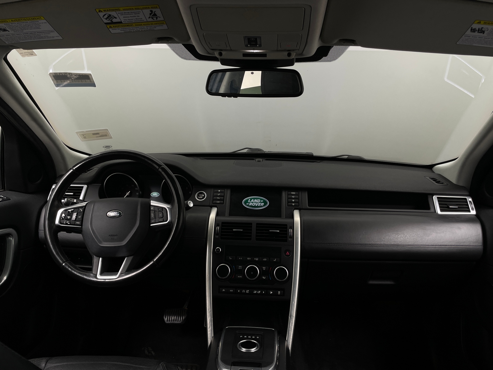 Thumbnail: 2017 Land Rover Discovery Sport - 2