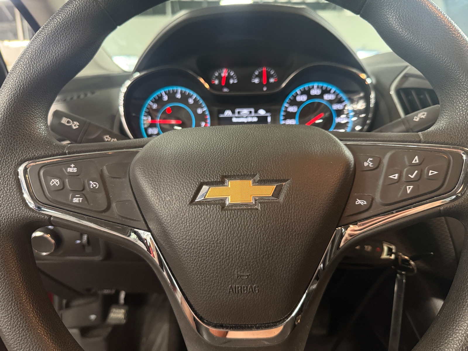 Thumbnail: 2017 Chevrolet Cruze - 5