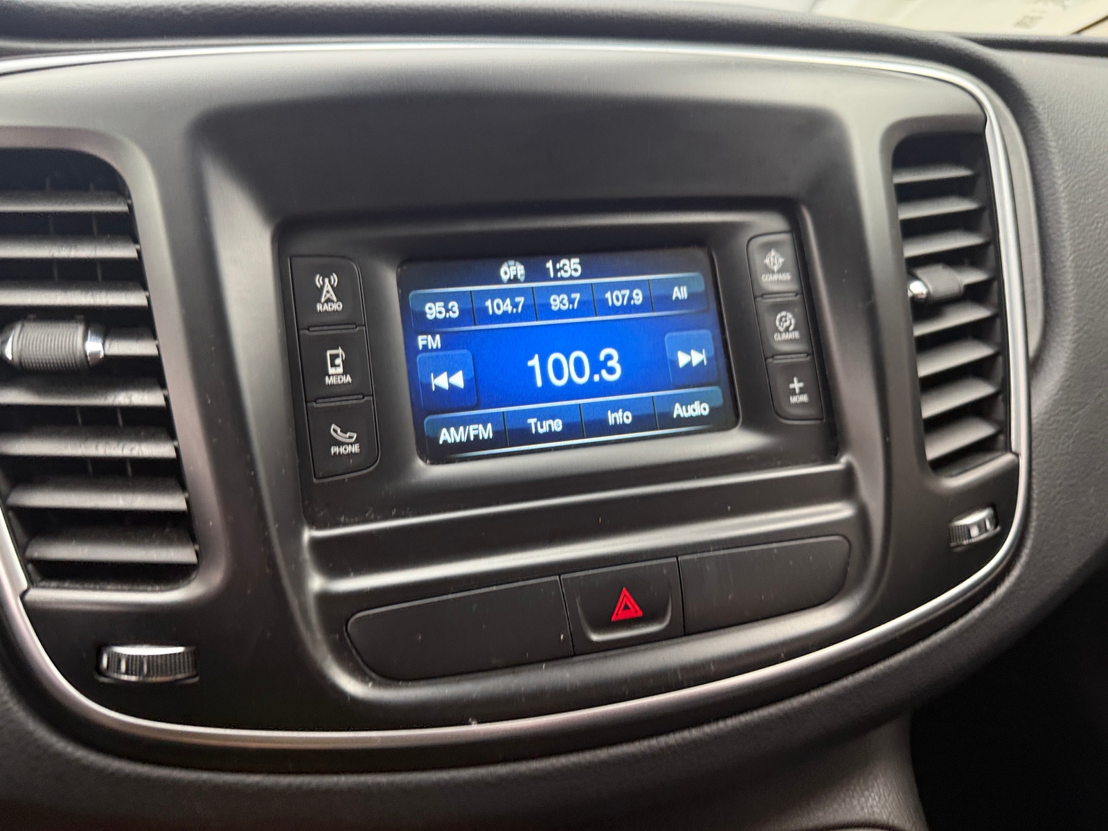 Thumbnail: 2016 Chrysler 200 - 4