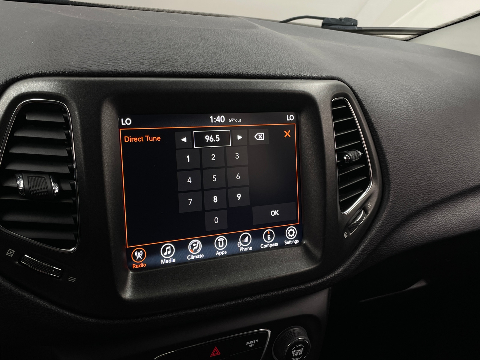 Thumbnail: 2017 Jeep Compass - 4