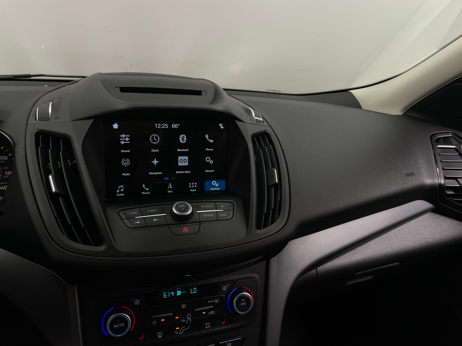 Thumbnail: 2018 Ford Escape - 3