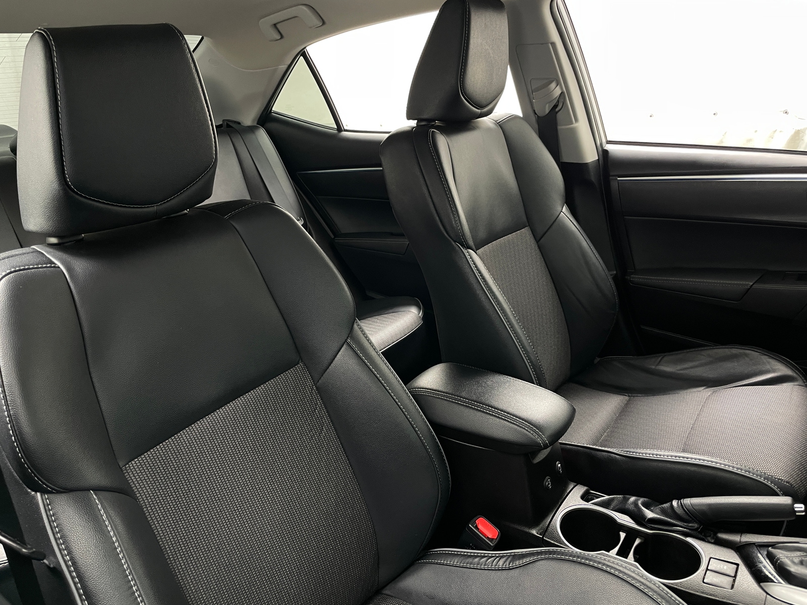 Thumbnail: 2016 Toyota Corolla - 2