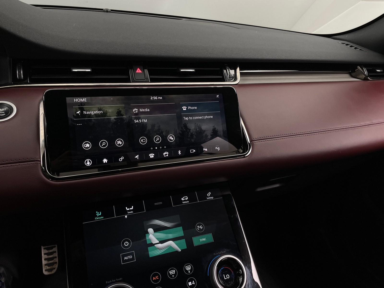 Thumbnail: 2020 Land Rover Range Rover Evoque - 3