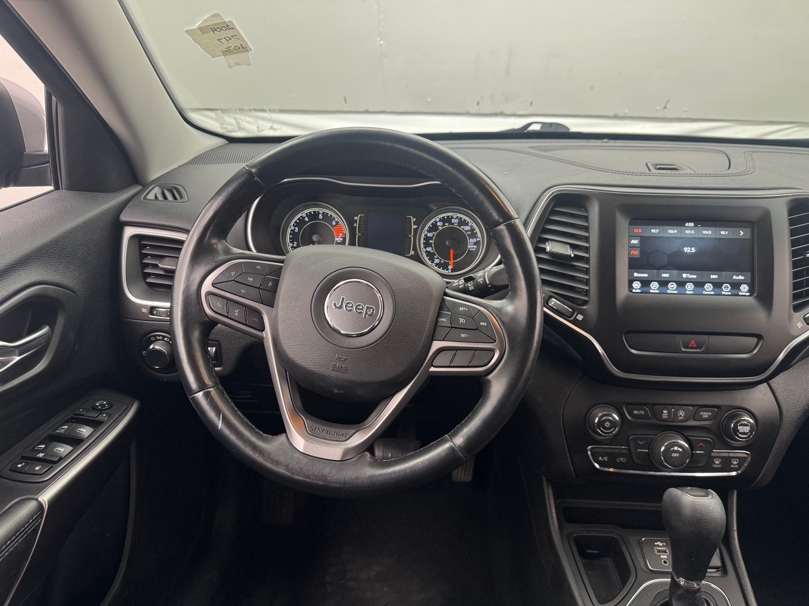 Thumbnail: 2020 Jeep Cherokee - 5