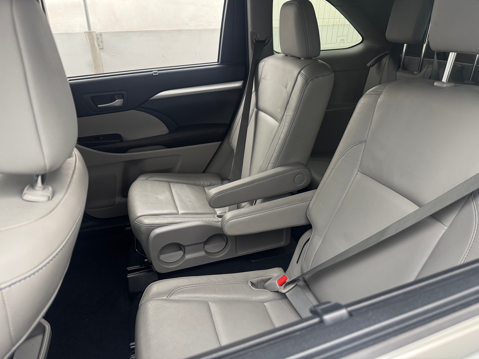 Thumbnail: 2014 Toyota Highlander - 5