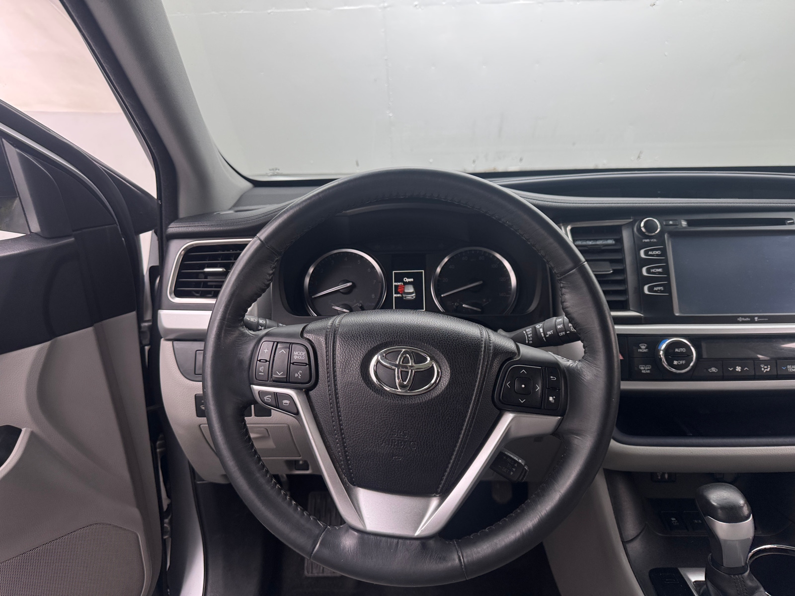 Thumbnail: 2014 Toyota Highlander - 4