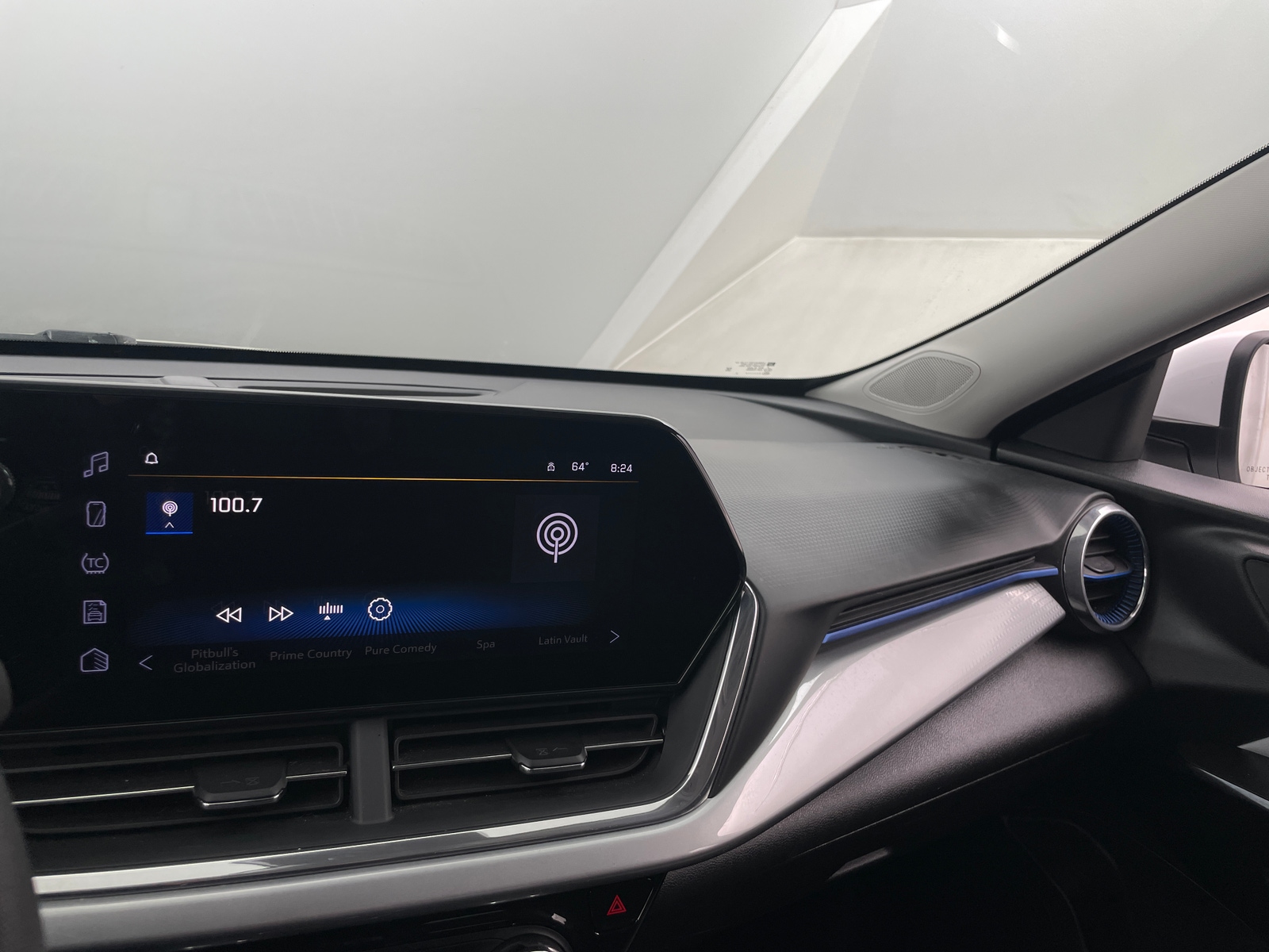 Thumbnail: 2025 Chevrolet Trax - 4