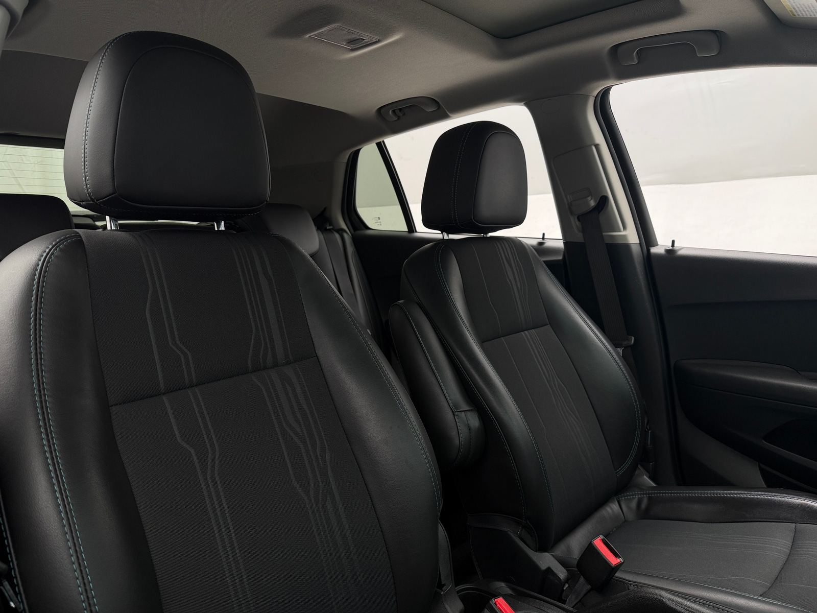 Thumbnail: 2016 Chevrolet Trax - 2