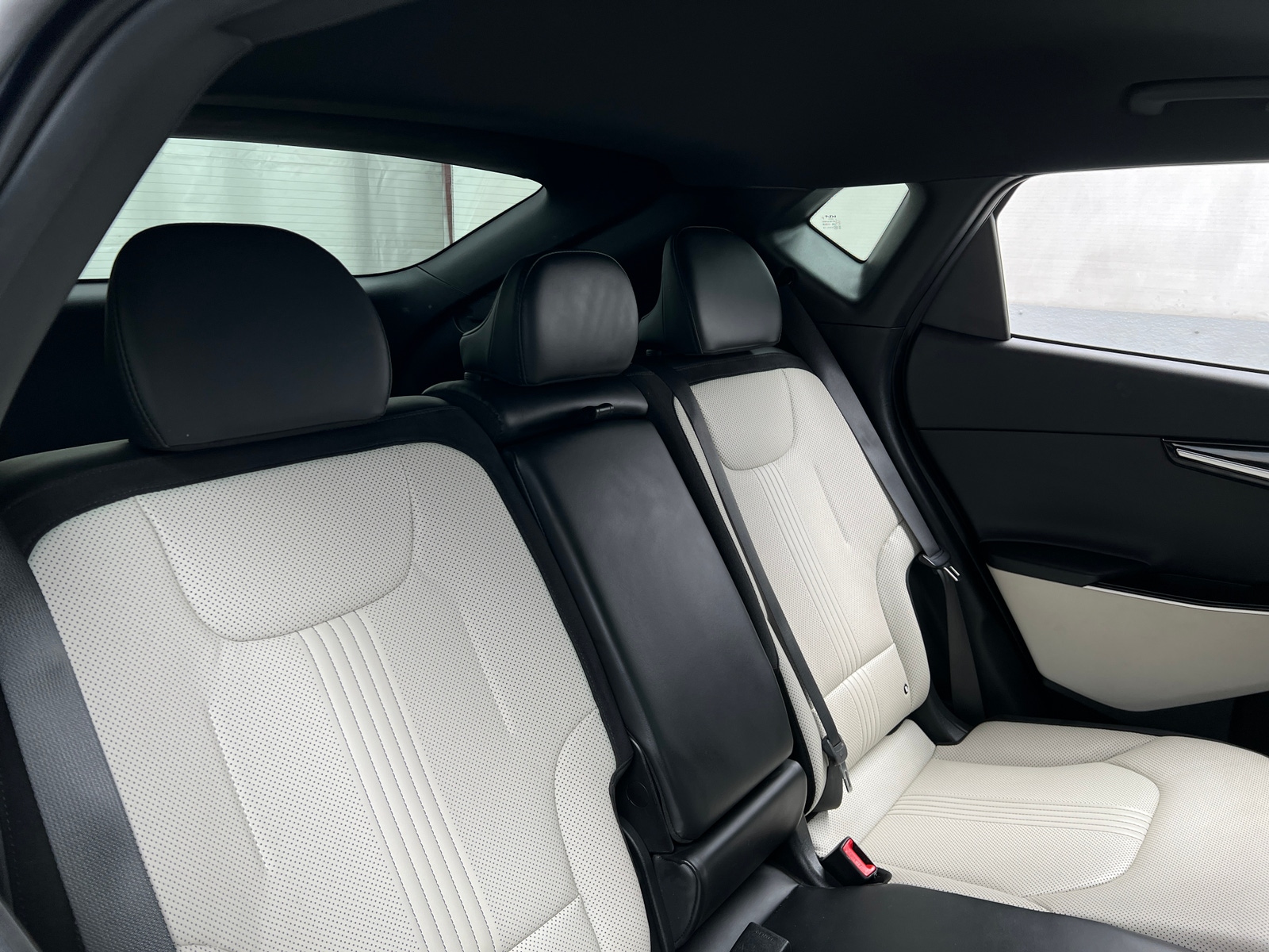 Thumbnail: 2022 Kia EV6 - 5
