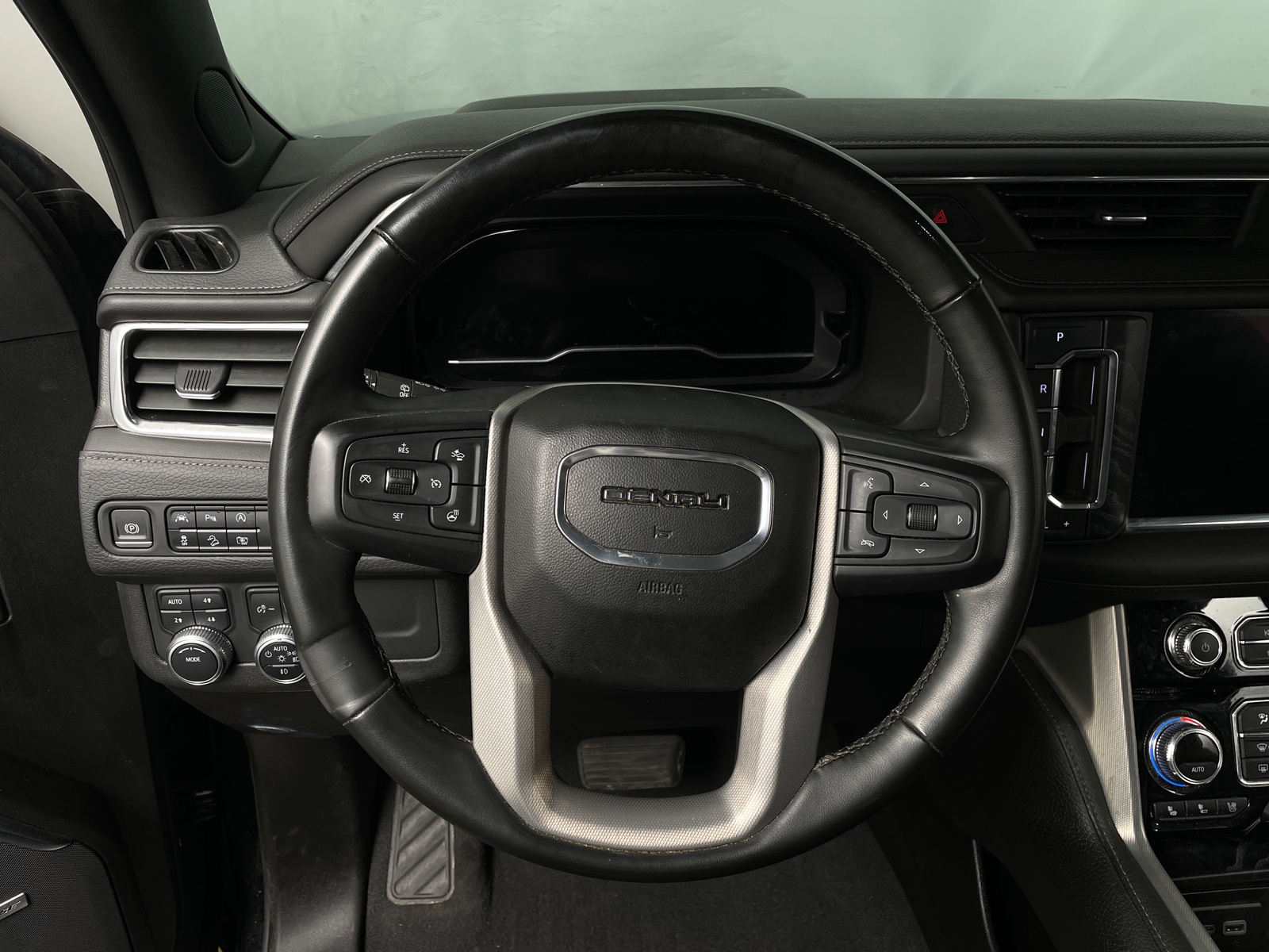 Thumbnail: 2023 GMC Yukon XL - 4