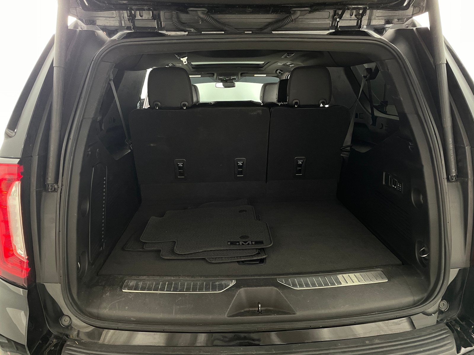 Thumbnail: 2023 GMC Yukon XL - 6