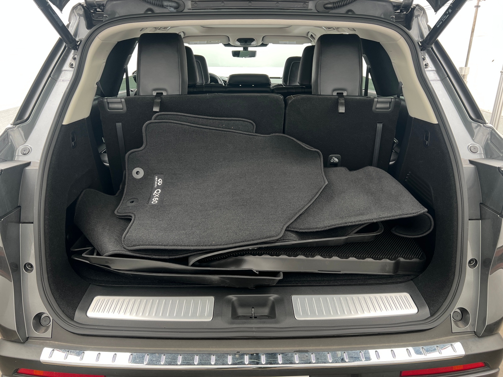 Thumbnail: 2023 INFINITI QX60 - 6