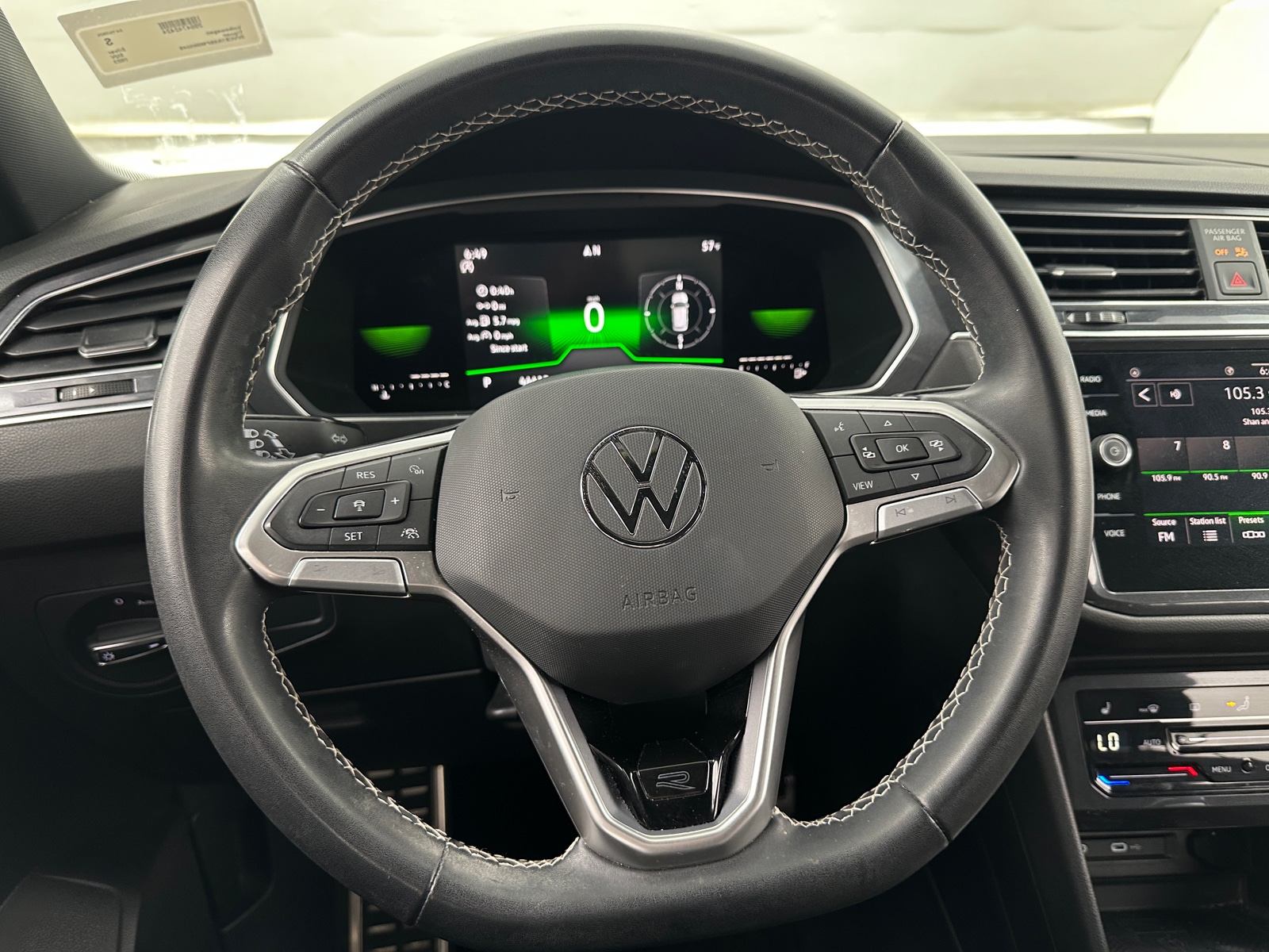 Thumbnail: 2023 Volkswagen Tiguan - 4