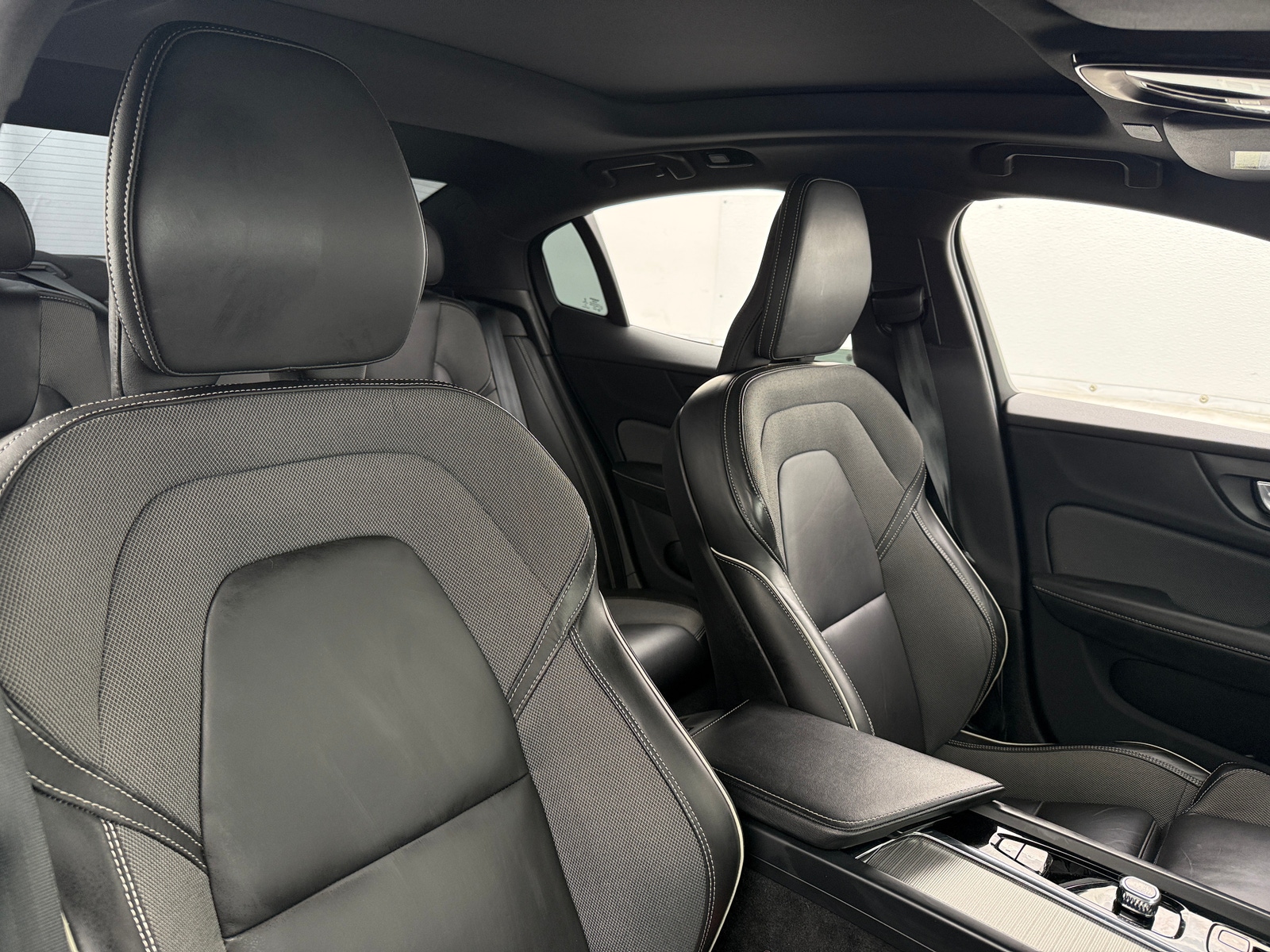 Thumbnail: 2024 Volvo S60 - 2