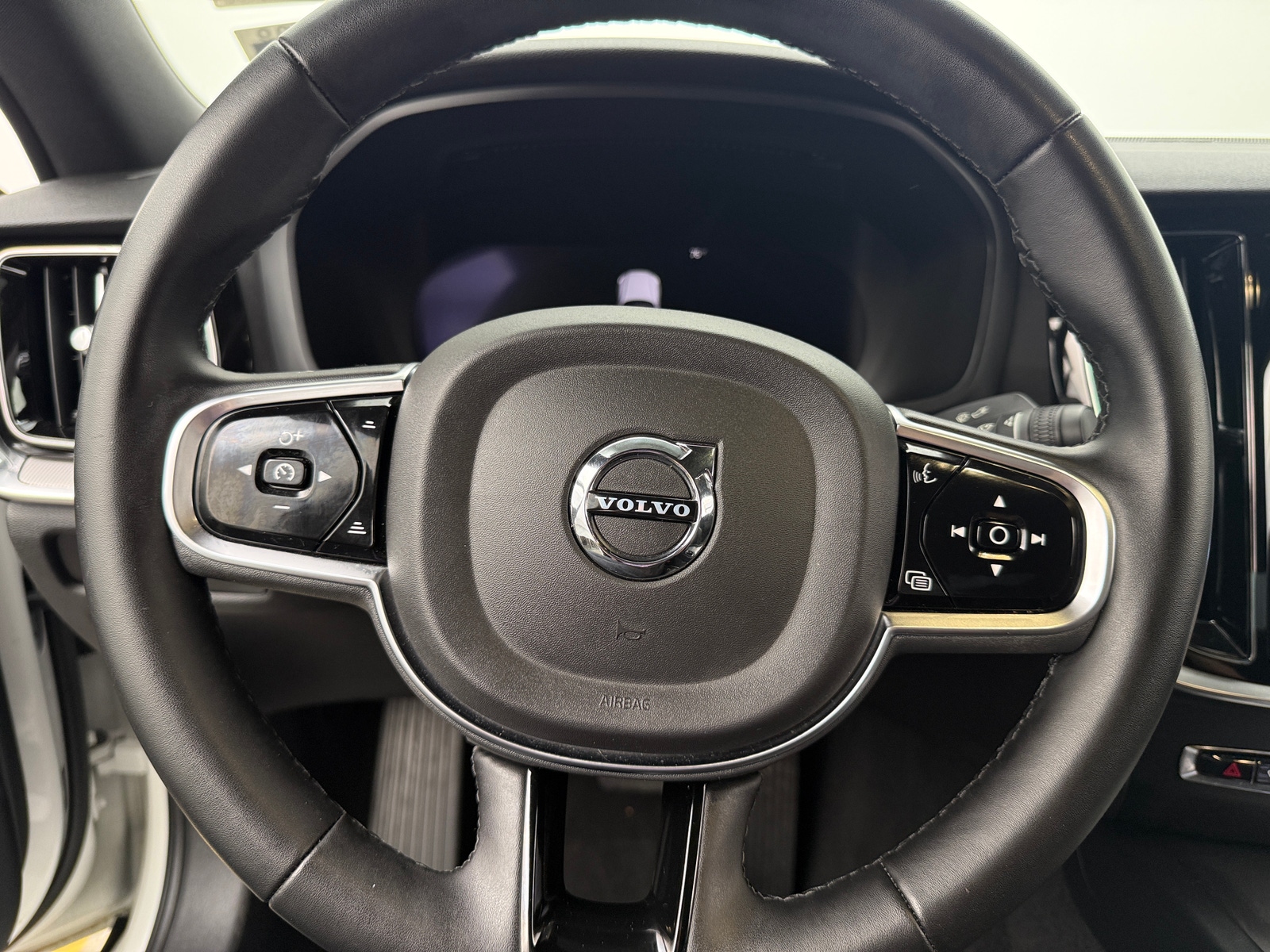 Thumbnail: 2024 Volvo S60 - 5