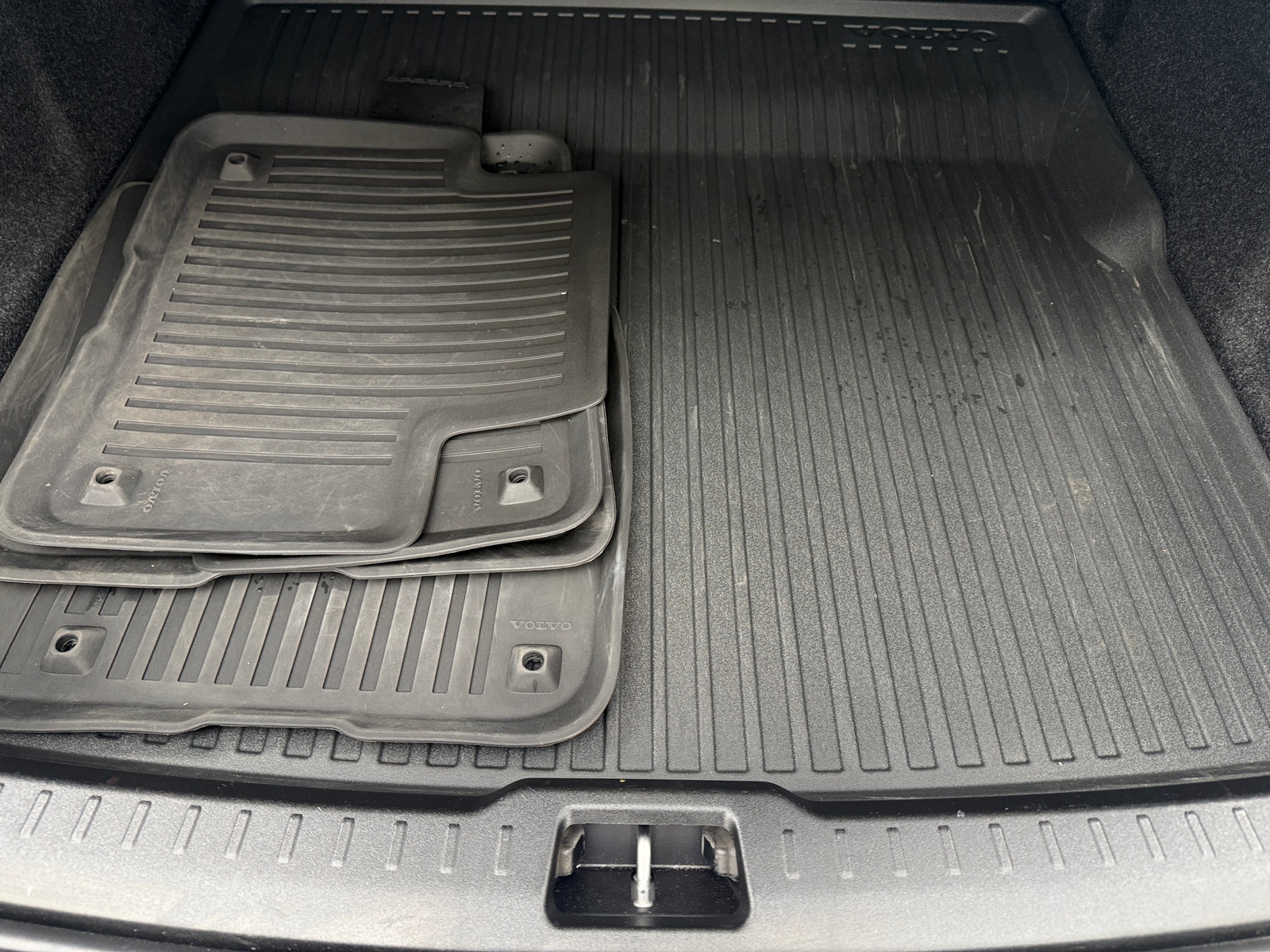 Thumbnail: 2024 Volvo S60 - 7