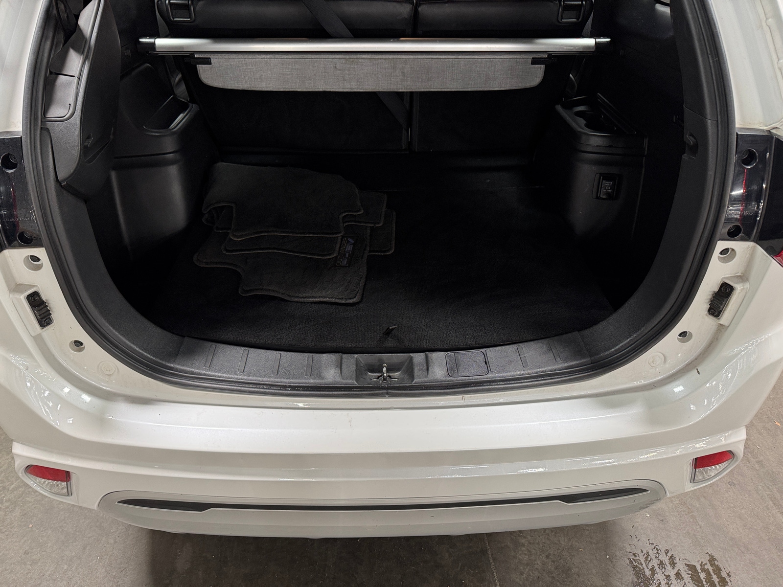 Thumbnail: 2019 Mitsubishi Outlander - 6