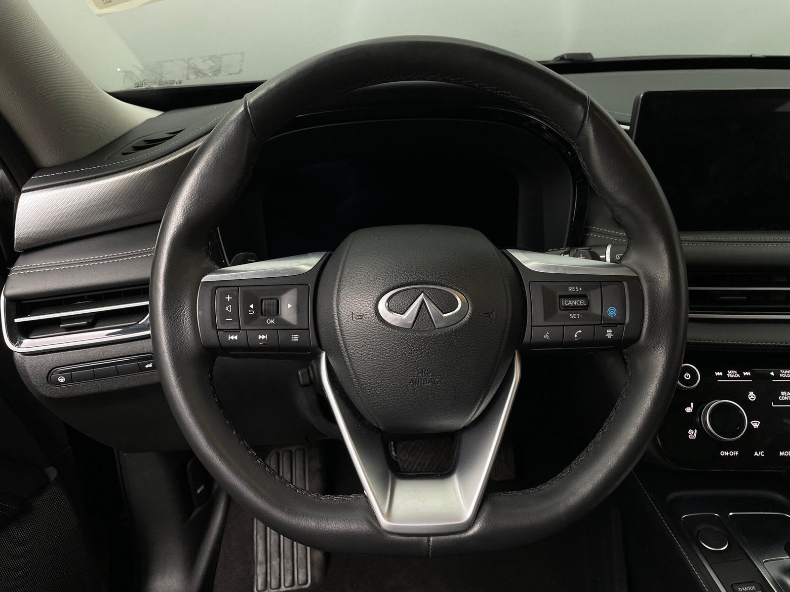 Thumbnail: 2023 INFINITI QX60 - 4